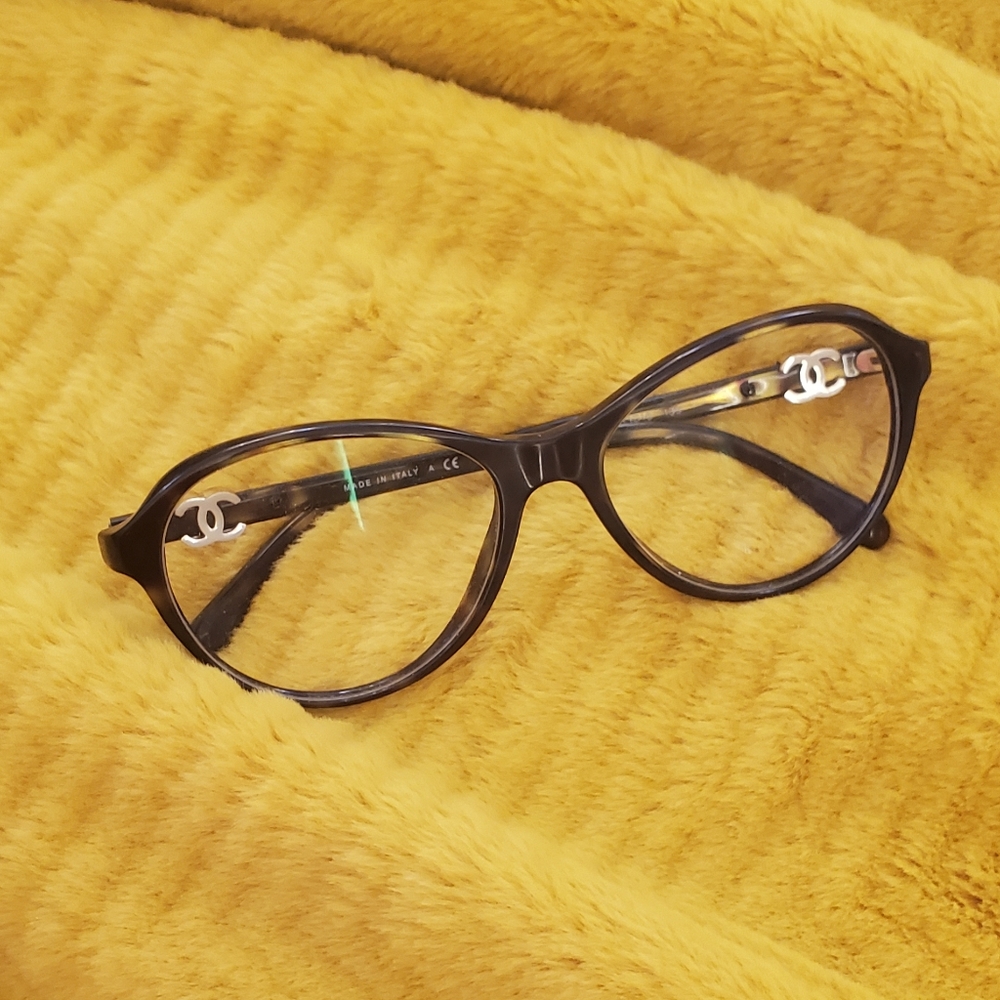 Chanel eye glasses Authantic
